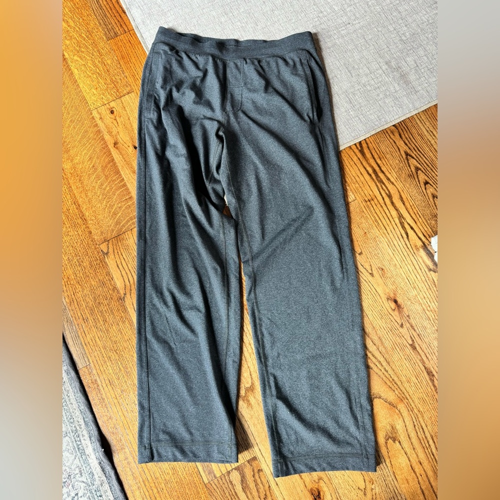 LULULEMON Men’s XL workout pants, Charcoal heather grey.